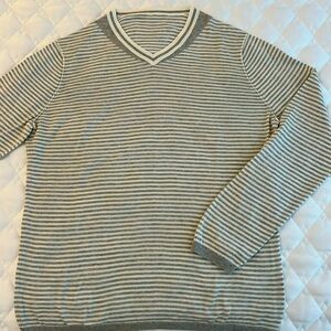 Cashmere V-neck pullover